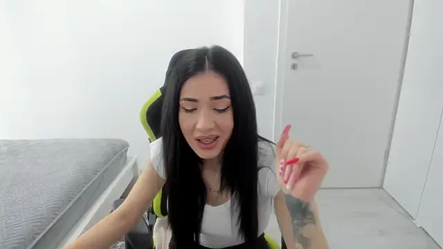 Emmapmg online show from February 25, 2026, 10:25 am