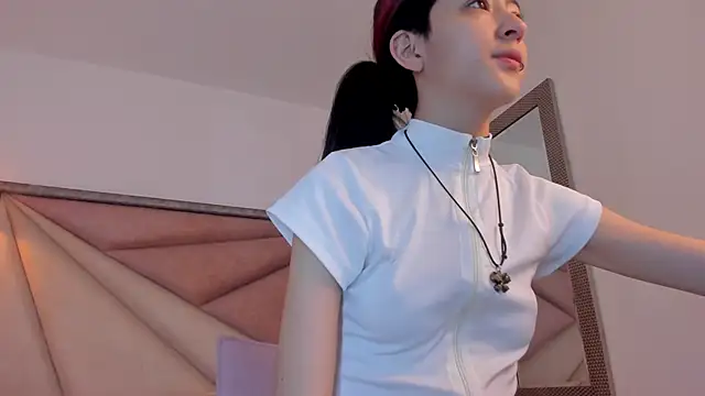 BonnieCute  online show from November 17, 2025, 10:37 pm