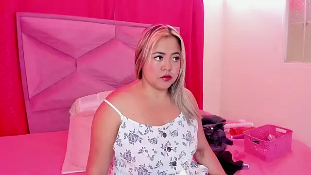 Snapshot of GraceJansenn chatting on January 21, 2025, 12:50 pm GraceJansenn online show from January 21, 2025, 12:50 pm