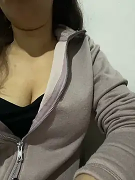 farah-36 online show from November 18, 2025, 11:59 pm