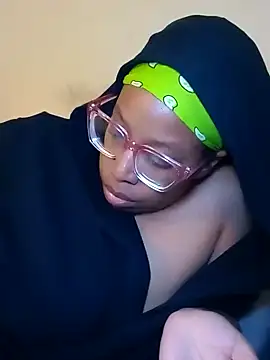 Snapshot of madamsensuale chatting on January 2, 2025, 10:22 pm madamsensuale online show from January 2, 2025, 10:22 pm