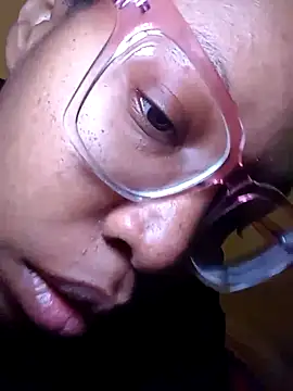 Snapshot of madamsensuale chatting on January 23, 2025, 6:28 am madamsensuale online show from January 23, 2025, 6:28 am