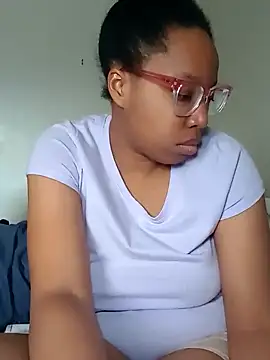 Snapshot of madamsensuale chatting on March 1, 2025, 9:15 pm madamsensuale online show from March 1, 2025, 9:15 pm