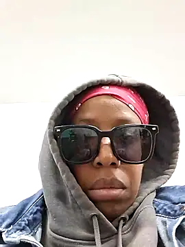 madamsensuale online show from November 6, 2025, 9:59 pm