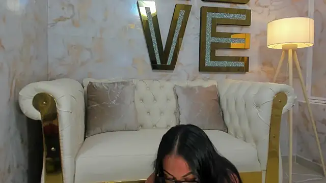 hanna slut  online show from October 3, 2025, 10:23 am