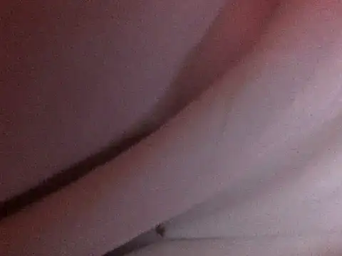 Snapshot of loveofbea chatting on December 3, 2024, 10:17 am loveofbea online show from December 3, 2024, 10:17 am