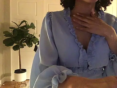 Snapshot of loveofbea chatting on January 29, 2025, 9:23 am loveofbea online show from January 29, 2025, 9:23 am