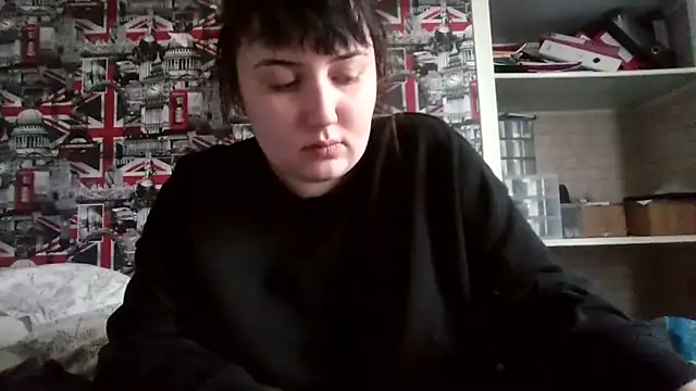 Lynylou online show from October 19, 2025, 1:45 pm