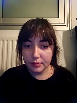 Lynylou online show from May 11, 2026, 6:38 pm