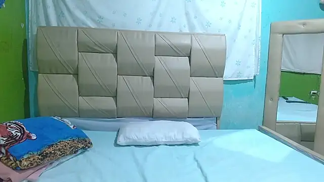 Stefanny Taylor  online show from September 26, 2025, 9:41 pm