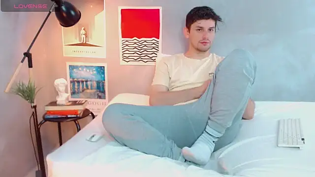 Elio555 online show from October 21, 2025, 7:36 pm