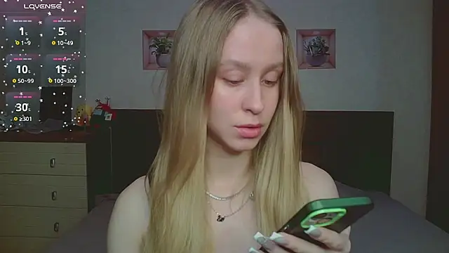 Snapshot of Lily__Devil chatting on January 14, 2026, 3:39 pm Lily Devil online show from January 14, 2026, 3:39 pm