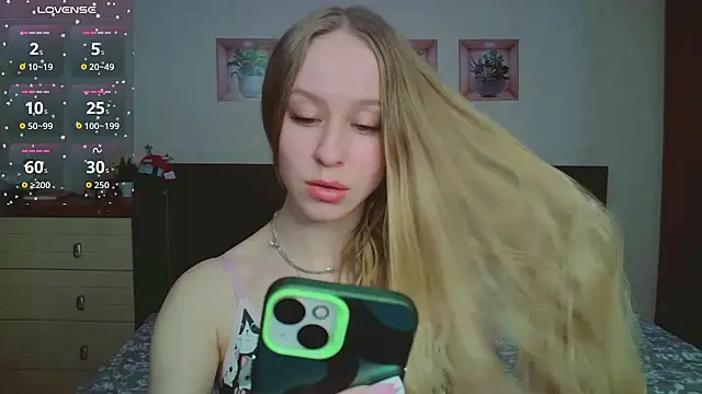 Snapshot of Lily__Devil chatting on February 20, 2026, 3:01 pm Lily Devil online show from February 20, 2026, 3:01 pm