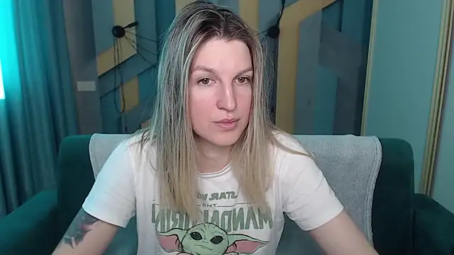 Snapshot of EmilyWalkeri chatting on February 22, 2026, 7:29 am EmilyWalkeri online show from February 22, 2026, 7:29 am