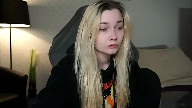 Lisa 003 online show from March 21, 2025, 6:07 pm