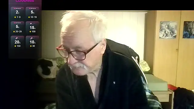 Snapshot of Sammy1660 chatting on February 17, 2026, 9:32 pm Sammy1660 online show from February 17, 2026, 9:32 pm