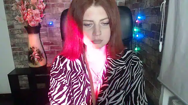 Snapshot of Lizzy_Love chatting on February 13, 2025, 7:52 pm Lizzy Love online show from February 13, 2025, 7:52 pm