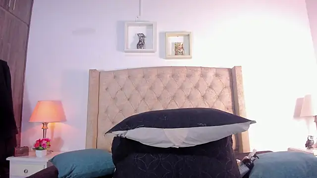 Snapshot of allisson_m chatting on October 22, 2025, 12:05 pm allisson m online show from October 22, 2025, 12:05 pm