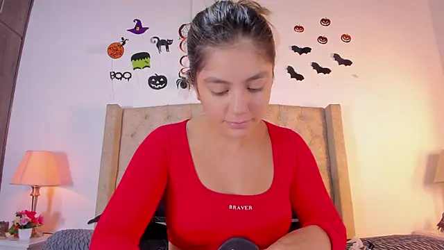 Snapshot of allisson_m chatting on October 29, 2025, 12:07 pm allisson m online show from October 29, 2025, 12:07 pm