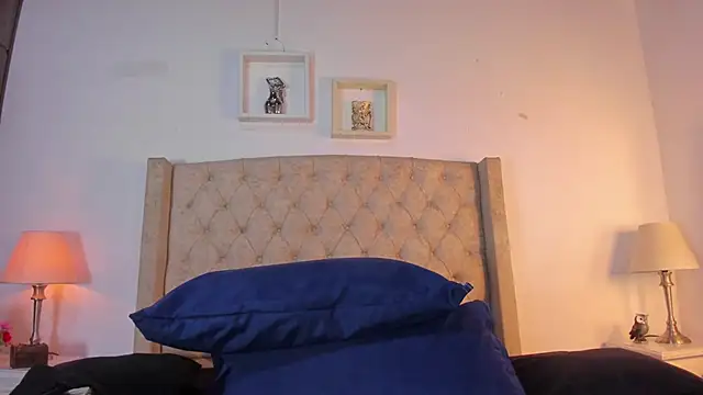 Snapshot of allisson_m chatting on November 11, 2025, 12:05 pm allisson m online show from November 11, 2025, 12:05 pm