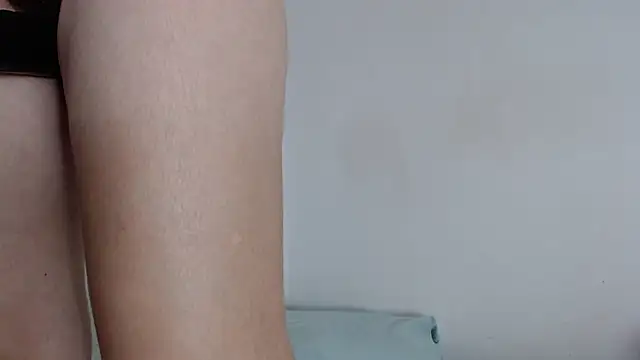 Niurca01  online show from January 23, 2025, 5:52 pm