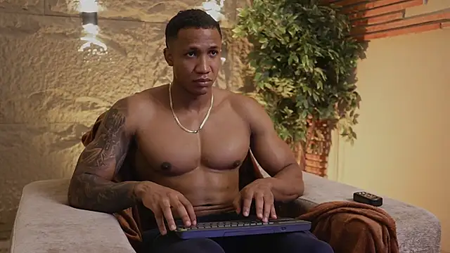 Logan Varela online show from October 28, 2025, 6:32 pm