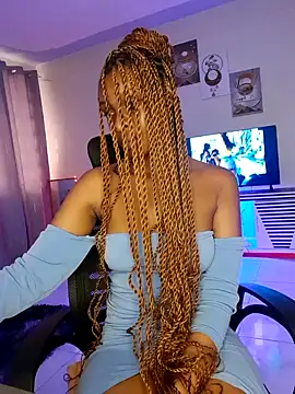 Snapshot of C-yoyo chatting on December 23, 2024, 1:24 pm C-yoyo online show from December 23, 2024, 1:24 pm