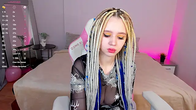Valerie Woods online show from December 9, 2024, 4:23 am