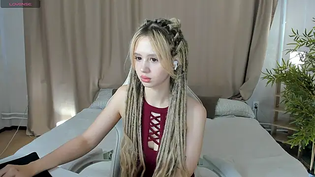 Valerie Woods online show from July 14, 2026, 12:57 am
