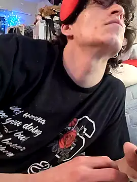 Snapshot of gurlnips chatting on February 8, 2025, 6:22 am gurlnips online show from February 8, 2025, 6:22 am