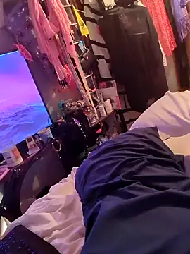 Snapshot of gurlnips chatting on February 9, 2025, 12:17 am gurlnips online show from February 9, 2025, 12:17 am