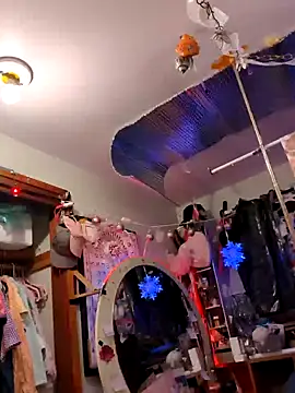 Snapshot of gurlnips chatting on February 9, 2025, 9:47 am gurlnips online show from February 9, 2025, 9:47 am