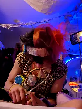 Snapshot of gurlnips chatting on February 12, 2025, 3:05 pm gurlnips online show from February 12, 2025, 3:05 pm