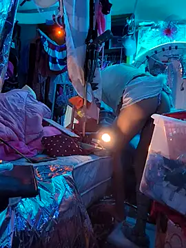 Snapshot of gurlnips chatting on March 6, 2025, 11:47 am gurlnips online show from March 6, 2025, 11:47 am