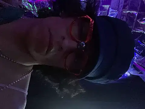 Snapshot of gurlnips chatting on March 15, 2025, 2:34 pm gurlnips online show from March 15, 2025, 2:34 pm