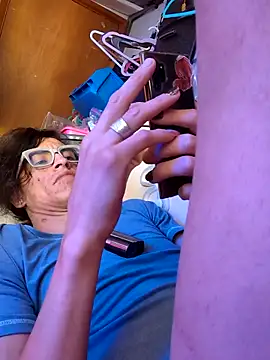 Snapshot of gurlnips chatting on October 19, 2025, 9:26 pm gurlnips online show from October 19, 2025, 9:26 pm