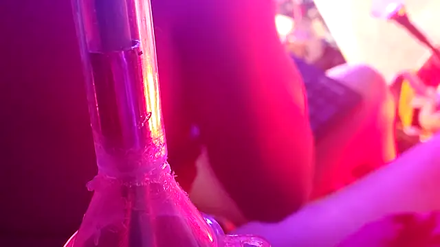 gurlnips online show from February 23, 2026, 12:46 pm