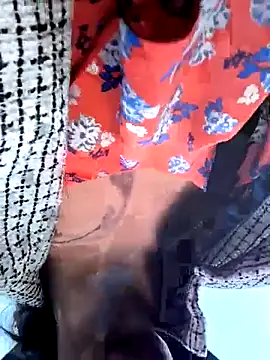 gurlnips online show from March 22, 2026, 1:31 am