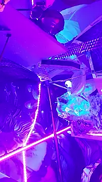 gurlnips online show from March 27, 2026, 10:59 am