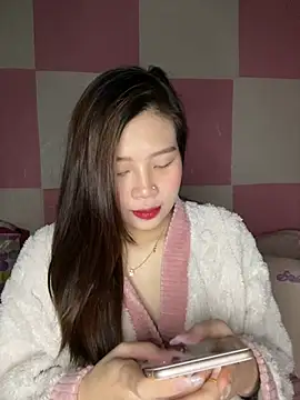 Snapshot of Bae1103 chatting on February 17, 2025, 1:21 pm Bae1103 online show from February 17, 2025, 1:21 pm