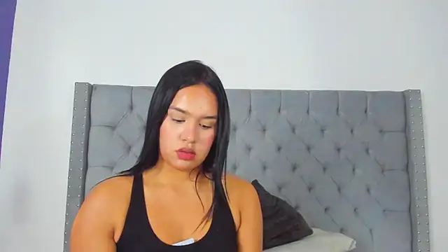 Snapshot of ShanellBlack chatting on January 24, 2025, 5:42 pm ShanellBlack online show from January 24, 2025, 5:42 pm
