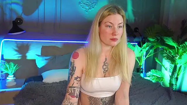 Liv Fay online show from March 14, 2025, 8:38 pm