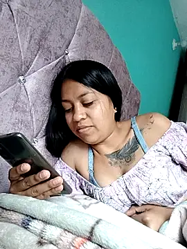 Snapshot of Tiphanydirty3 chatting on February 6, 2025, 3:52 pm Tiphanydirty3 online show from February 6, 2025, 3:52 pm