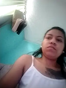 Snapshot of Tiphanydirty3 chatting on February 13, 2025, 12:43 pm Tiphanydirty3 online show from February 13, 2025, 12:43 pm