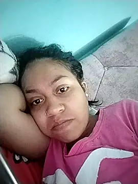 Snapshot of Tiphanydirty3 chatting on February 14, 2025, 12:36 pm Tiphanydirty3 online show from February 14, 2025, 12:36 pm