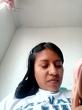 Tiphanydirty3 online show from November 27, 2025, 6:32 pm