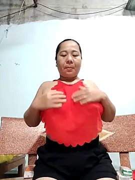 Snapshot of Queen_18200 chatting on October 28, 2025, 10:12 pm Queen 18200 online show from October 28, 2025, 10:12 pm