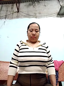 Snapshot of Queen_18200 chatting on November 18, 2025, 10:47 pm Queen 18200 online show from November 18, 2025, 10:47 pm