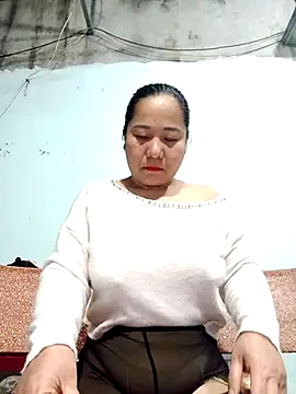 Snapshot of Queen_18200 chatting on February 12, 2026, 9:43 pm Queen 18200 online show from February 12, 2026, 9:43 pm