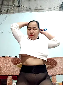 Snapshot of Queen_18200 chatting on February 13, 2026, 9:44 pm Queen 18200 online show from February 13, 2026, 9:44 pm